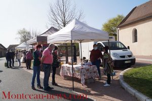 Marché de producteurs de pays à Essertenne   