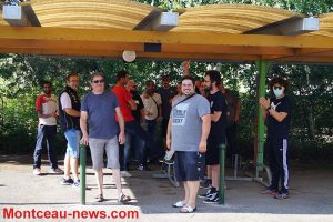 Manifestation de salariés de la CUCM devant le centre technique de Saint Vallier