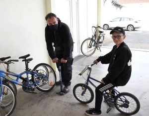 Saint-Vallier : sous la halle couverte