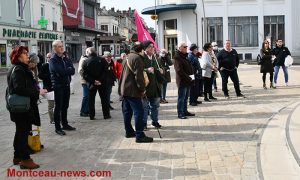 Montceau-les-Mines : devant l’hôtel de ville