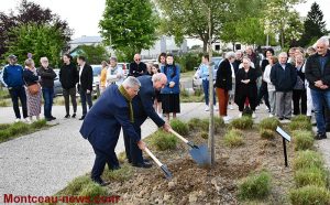 Saint-Vallier : Hommage à Jeannine Thavaux