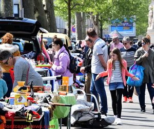 Montceau-les-Mines : Marché aux puces populaire