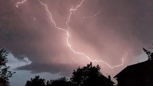 Orage(s) dans le bassin minier