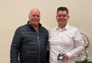 Les Bizots : remise de médaille à Allan Campos