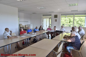 Les classes en 5  de Blanzy se plient en 4  pour établir leur programme de festivités