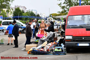 Montceau-les-Mines : Marché aux puces populaire