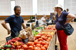 Marché de producteurs à Perrecy-les-Forges
