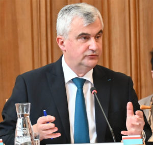 Politique : Motion de censure