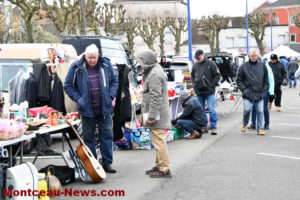Montceau-les-Mines : marché aux puces populaire