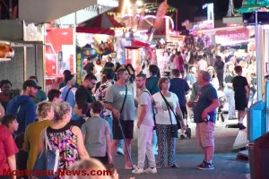 Montceau-les-Mines : « C’est beau, la fête foraine la nuit ! »