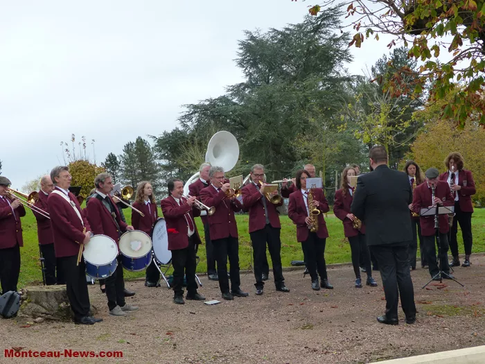 ceremonie-11-NOV-Sanvignes-111124161074