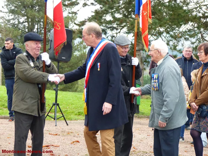 ceremonie-11-NOV-Sanvignes-111124161079