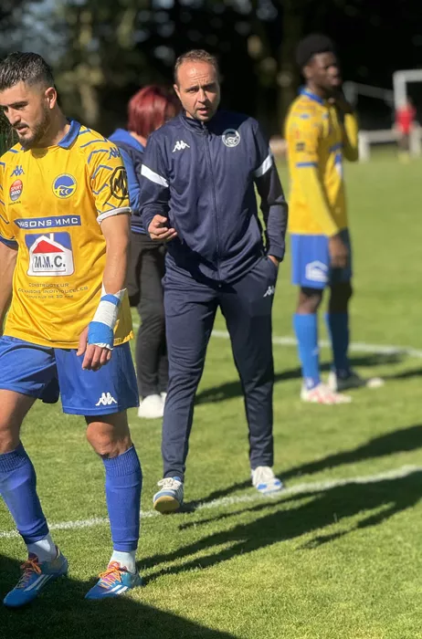 foot-yanis-111124161024