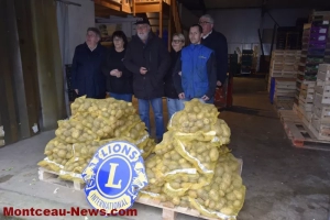 Le Lions Club fait un don à l’épicerie sociale de Montceau