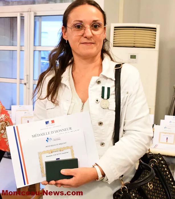 medailles-hopital-081124161035