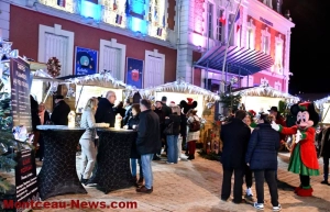 Montceau-les-Mines : parvis de la mairie