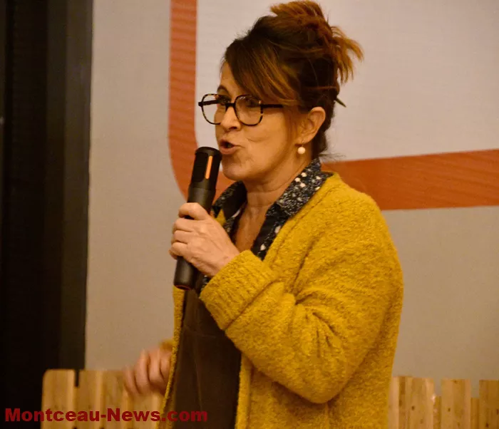 comedy-club-200125161036