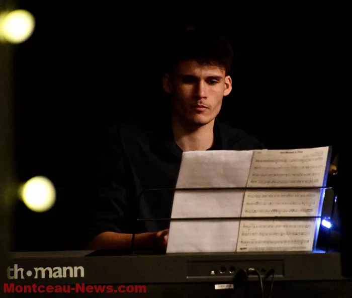 emma-concert-120125161037