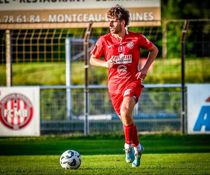 foot-yanis-150125