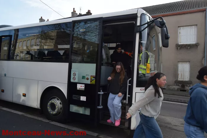 college-bus-190225161062