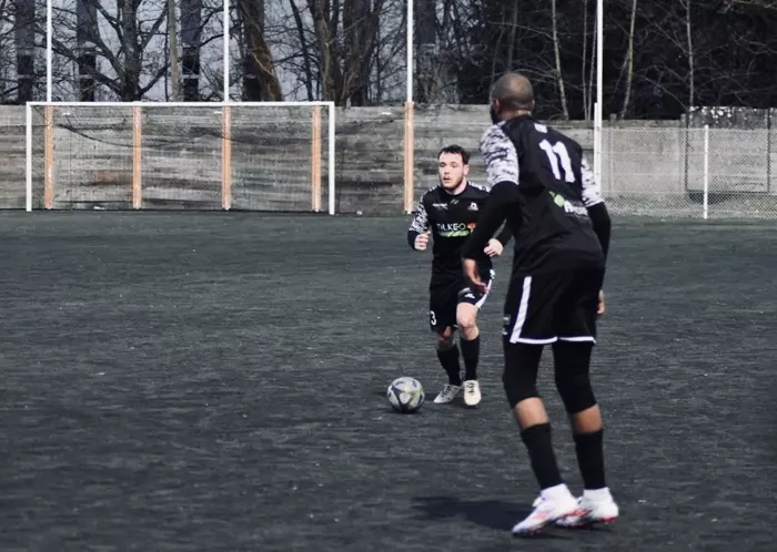 foot-yanis-200325161025