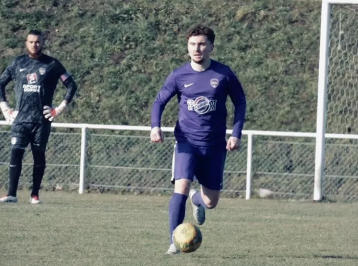 foot-yanis-230325161025