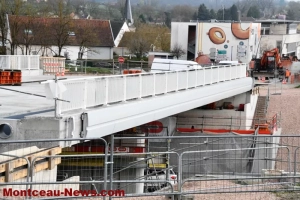 Blanzy : Descente du tablier du pont de la RCEA