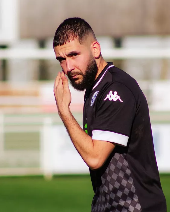 foot-yanis-140425161025