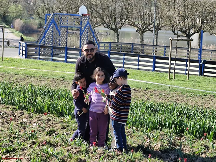 tulipes-ecole-120425161043