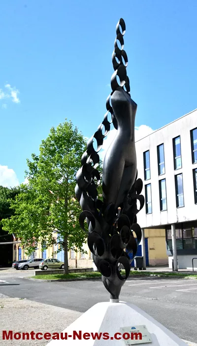 inau-sculture-montceau-140525161028