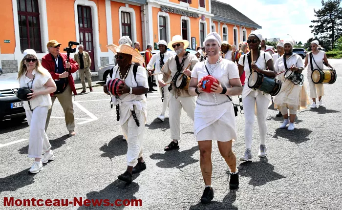 omb-grande parade-110525161035