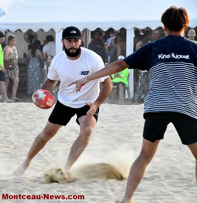 beach-rugby-140625161035
