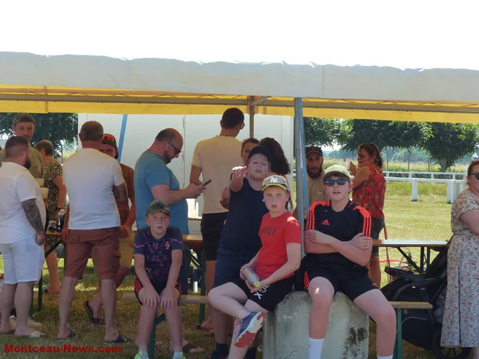 courses-tondeuse-genelard-220625161082