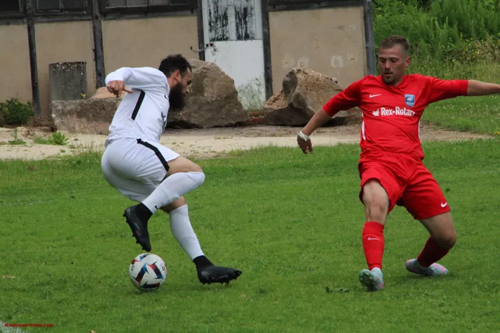 foot-hugues-040625161060