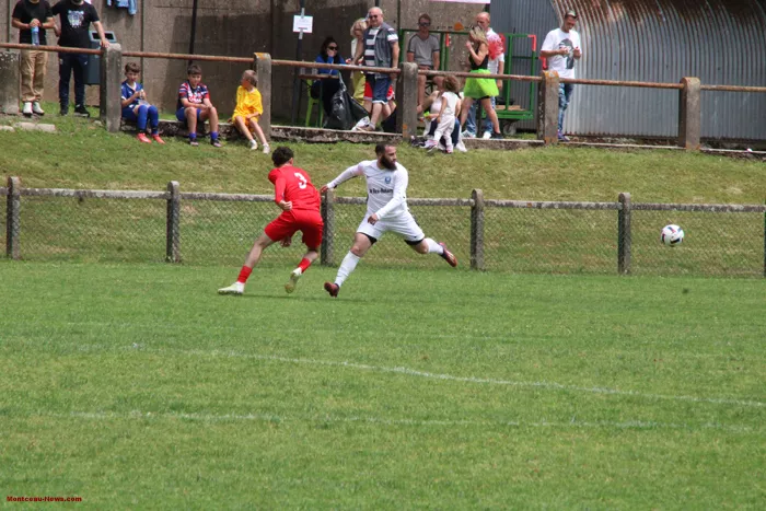 foot-hugues-040625161080