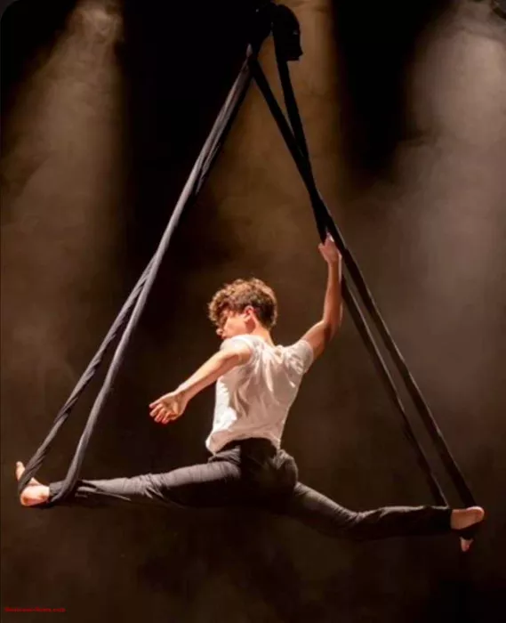 gus-circus-070625161026