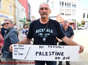 Montceau-les-Mines :  Rassemblement devant la mairie