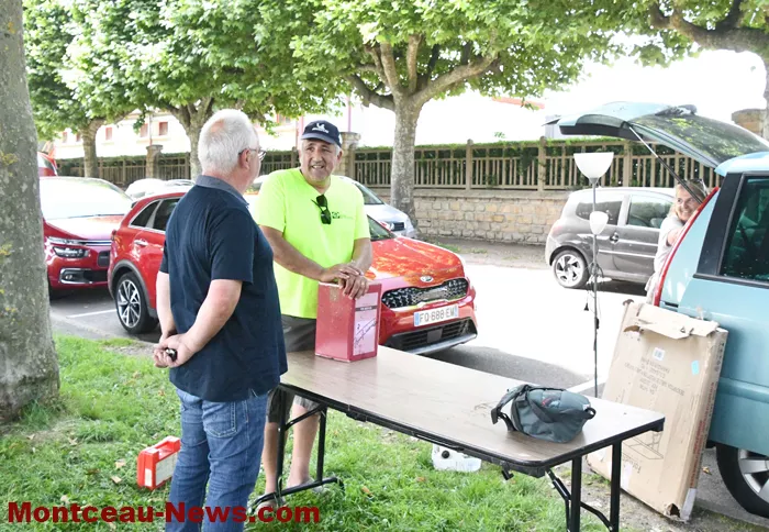 vide-grenier-ronde-170625161031