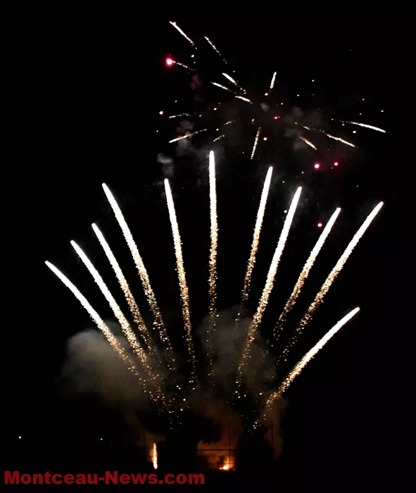 feu-artifice-blanzy-150725161036