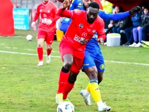foot-yanis-150725