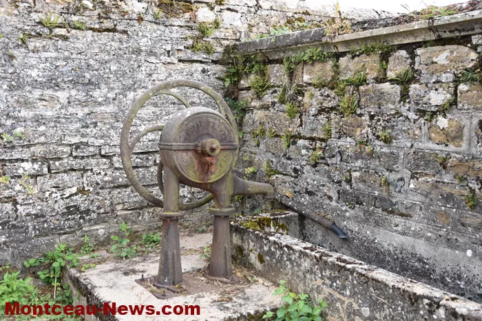 lavoir-joncy-300725161025