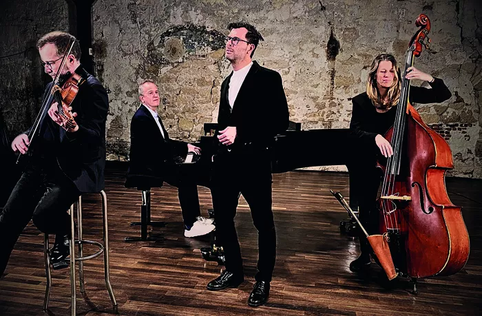 saison-culturel-120725161034