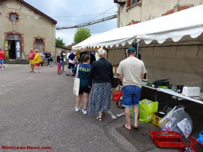 brocante-lavoir-030825161033