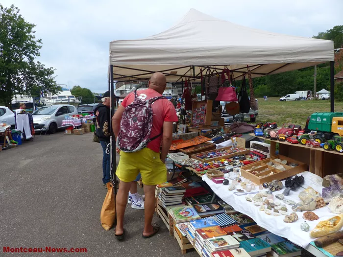 brocante-lavoir-030825161039