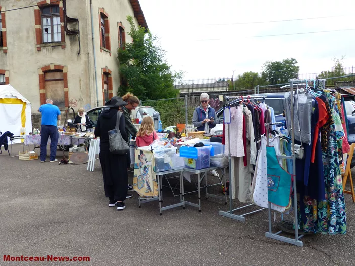 brocante-lavoir-030825161045