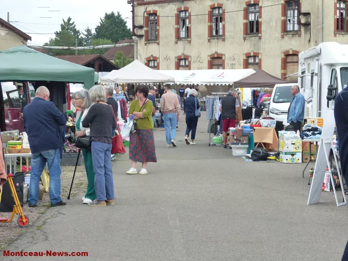 brocante-lavoir-030825161075