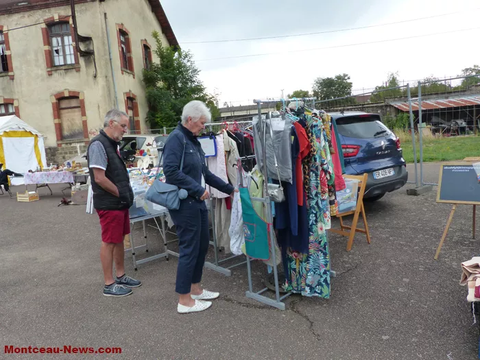 brocante-lavoir-030825161078