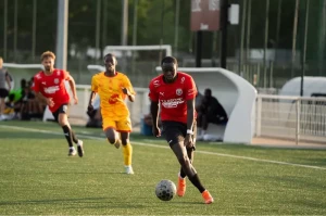 foot-yanis-310825161025