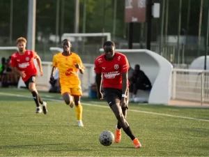 foot-yanis-310825161025