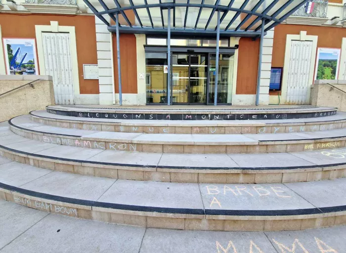deco-mairie-montceau-110925161028